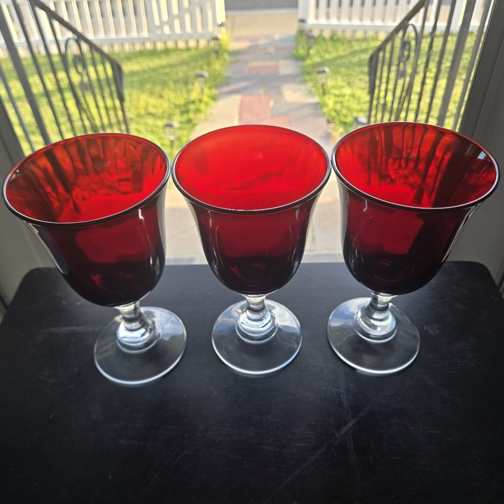 Set of 3 Vintage Arc International Knight's Tale Ruby Red Goblets 14 oz
